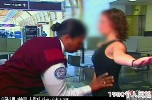 美国亲胸吻胸扒衣服摸下面曝光视频引热议警方已介入调查