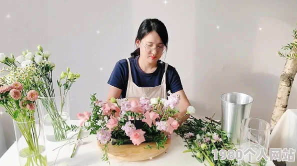 美女插花技巧教学视频引发网友热议