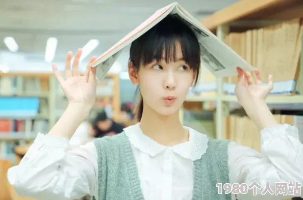 苏玥是我媳妇据说曾是校花暗恋隔壁班学霸三年最终修成正果