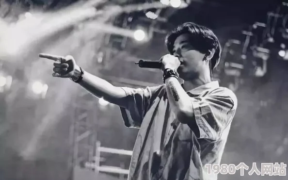 潮水19岁rapper最火的一句出自歌曲《潮汐》由说唱歌手法老创作