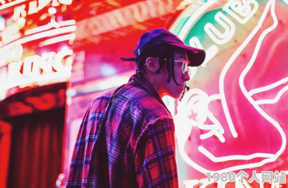 潮水19岁rapper最火的一句出自歌曲《潮汐》由说唱歌手法老创作