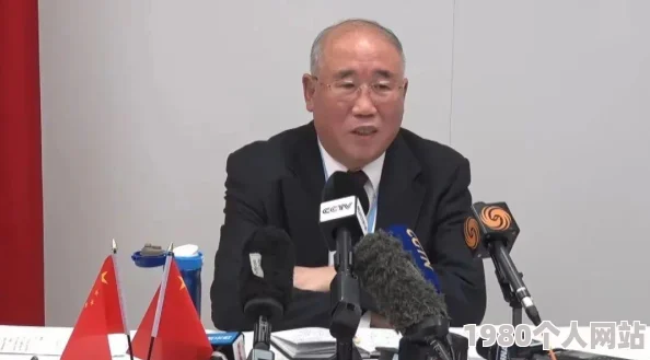 chinesechina妞hd喷水据说片场花絮比正片更精彩引来不少人好奇围观
