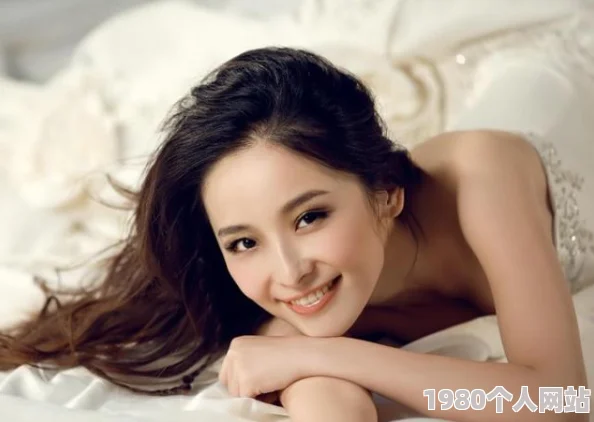 中国艳星xxxbbbb圣诞老人征婚爱与温暖永远在身边，期待真爱共度美好时光