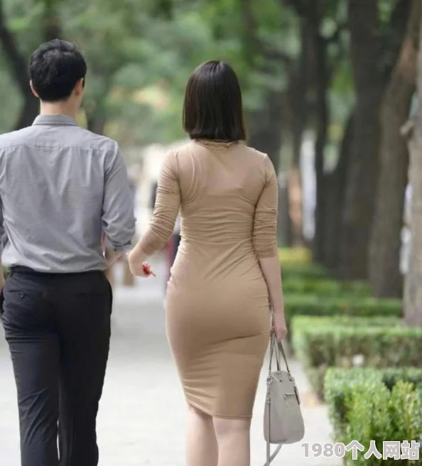 邻居家的新婚娇妻婚后生活甜蜜蜜羡煞旁人