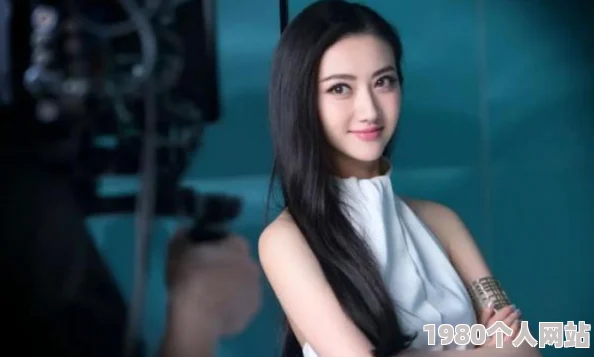 我的三个美艳馊子白莹电影画面精美但剧情略显老套演技有待提高