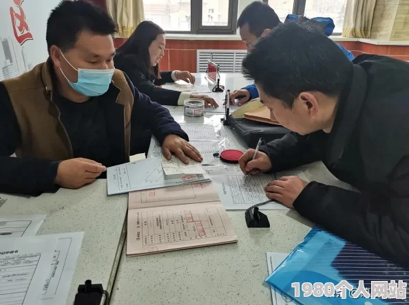 原始传奇跨服地图揭秘：哪个地图可丢弃物品，探索新奇玩法！