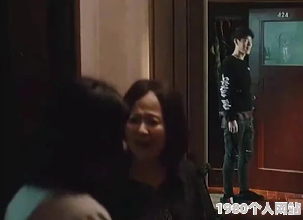 日韩黄色一级大片 网友评价：这部影片在情节和画面上都很出色，演员的表现也让人印象深刻，是一部值得一看的作品