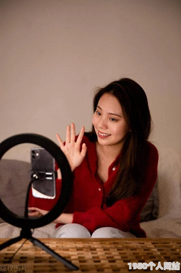 国产精品美女免费视频观看最新进展消息：随着网络监管的加强，相关平台开始对内容进行严格审查，部分视频资源面临下架风险