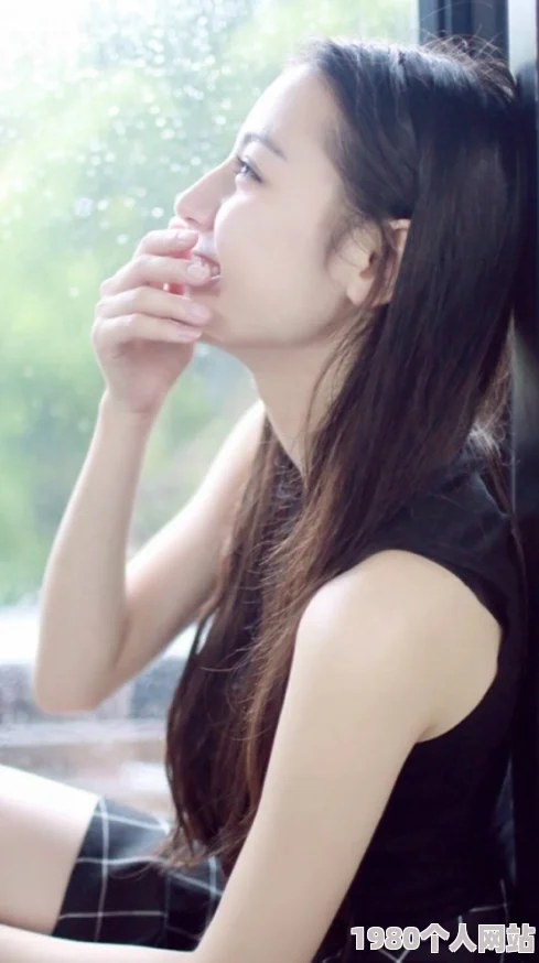 美女被艹的视频 网友纷纷表示这样的内容不应该传播，影响社会风气，希望能加强对网络视频的监管与审查