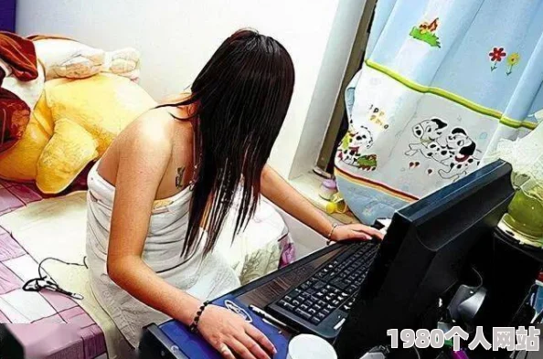 真人美女裸体全毛引发热议网友纷纷讨论艺术与色情的界限以及社会对女性身体的看法