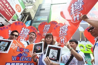 香港黄夜最新进展消息警方在多个地区进行清场行动并逮捕多名示威者局势紧张引发国际关注